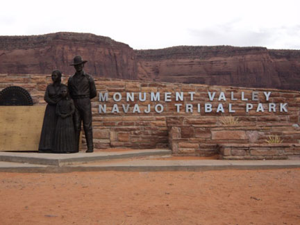 Navajo family bronze 4