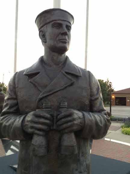 US Navy Soldier bronze statue