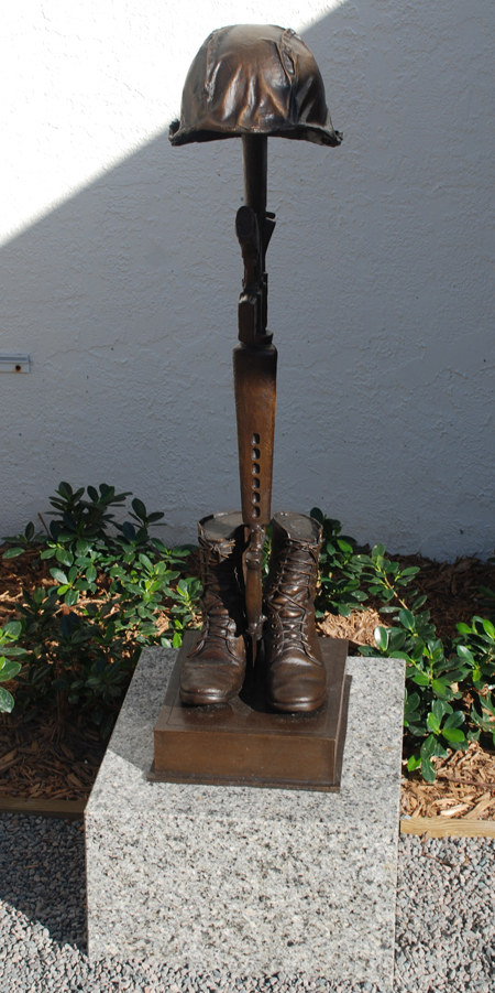 Viet Nam Battle Cross Fallen Soldier statue 3