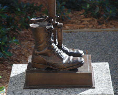 Viet Nam Battle Cross Fallen Soldier statue 1