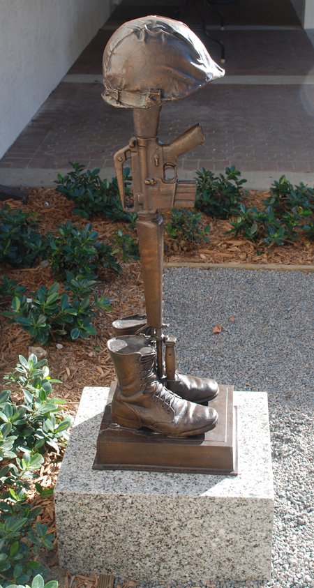 Viet Nam Battle Cross Fallen Soldier statue 7